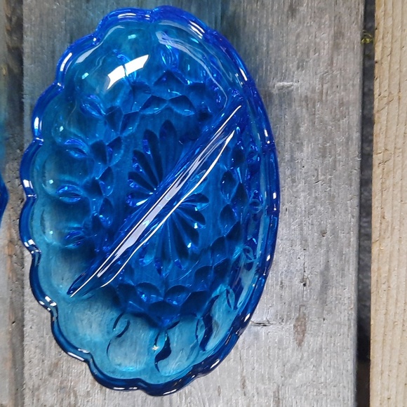 A set of two vintage Anchor Hocking blue glass servers - Picture 2 of 7